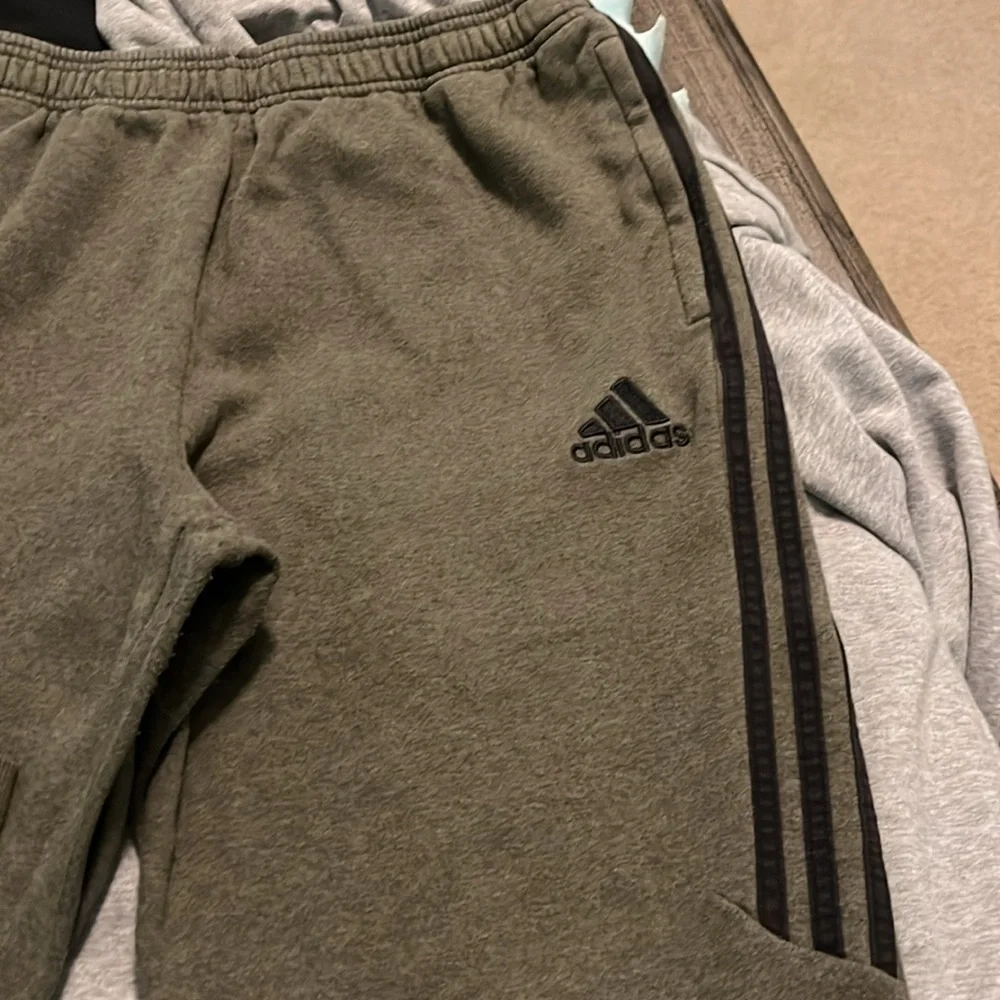ADIDAS pants - Picture 4 of 4